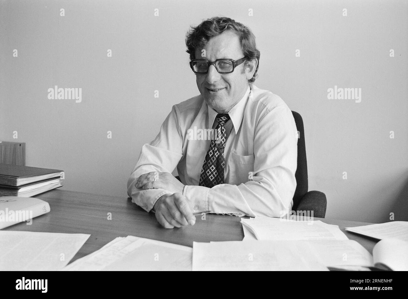 Attuale 22 - 5 - 1974: Sorveglianza pubblicitaria le attività del Mediatore dei consumatori sono un'agenzia di emergenza nella giungla sfaccettata e confusa del mondo della pubblicità. Il difensore civico dei consumatori Charles Philipson vuole un budget maggiore. L'ufficio ha bisogno di più personale. Foto: Aage Storløkken / Aktuell / NTB ***FOTO NON ELABORATA*** questo testo è stato tradotto automaticamente! Foto Stock