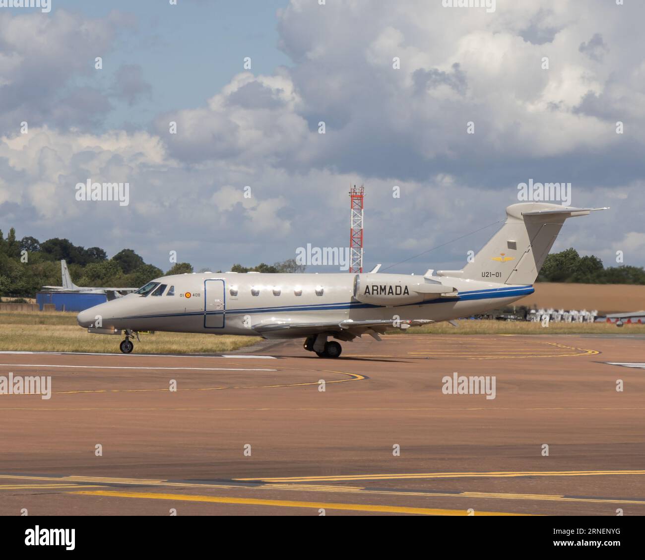 Un aereo a reazione Cessna Citation II della Marina spagnola si prepara a lasciare il Royal International Air Tattoo del 2023 Foto Stock