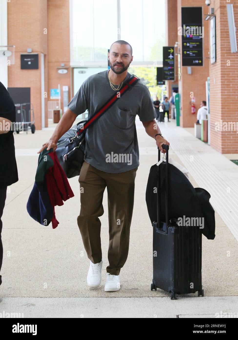 Venezia, Italia. 1 settembre 2023. Venezia, 80° Mostra del Cinema di Venezia 2023. 3° giorno - arrivi in aeroporto - nella foto: Jesse Williams credito: Agenzia fotografica indipendente/Alamy Live News Foto Stock