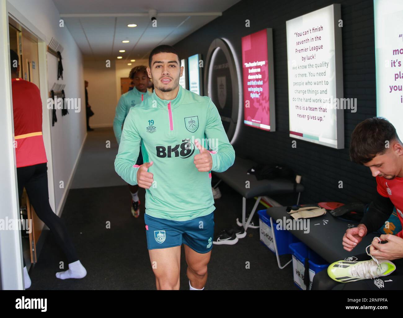 Burnley, Regno Unito. 31 agosto 2023. Burnley FC durante la loro sessione di allenamento prima della partita di Tottenham Hotspur Premier League al Turf Moor 2nd Sept Credit: Sharon Dobson/Alamy Live News Foto Stock