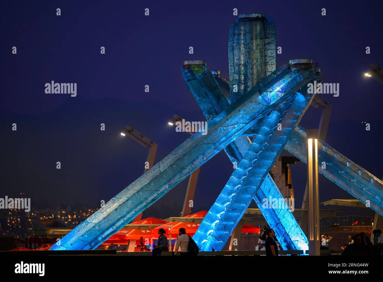 Olympic Cauldron, Jack Poole Plaza, Vancouver, British Columbia, Canada Foto Stock