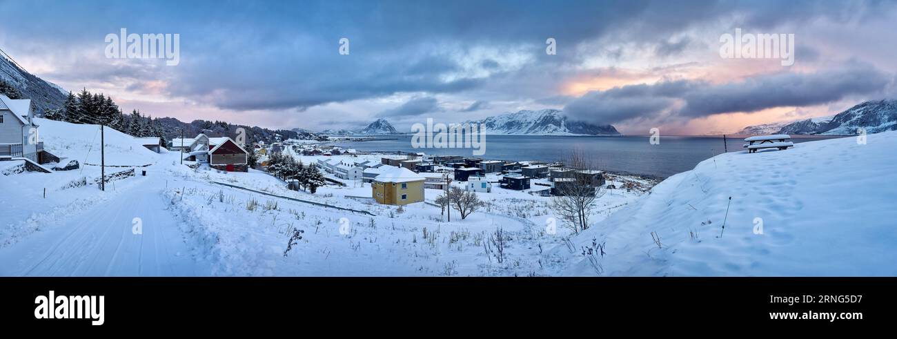 Panorama al tramonto su Godøy, Ålesund, Norvegia Foto Stock