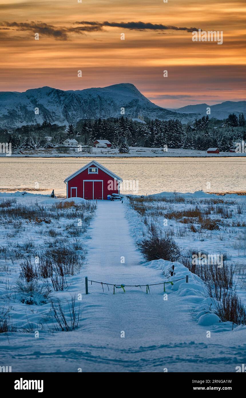 Scene del tramonto a Vigra, Giske, Norvegia Foto Stock