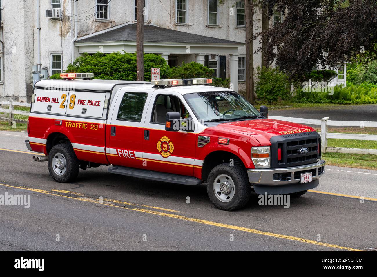 Fort Washington, PA - 3 giugno 2023: Il veicolo Barren Hill Fire Police Traffic 29 è un Ford F350 6,4 L diesel del 2008 per il fuoco volontario di Barren Hill Foto Stock