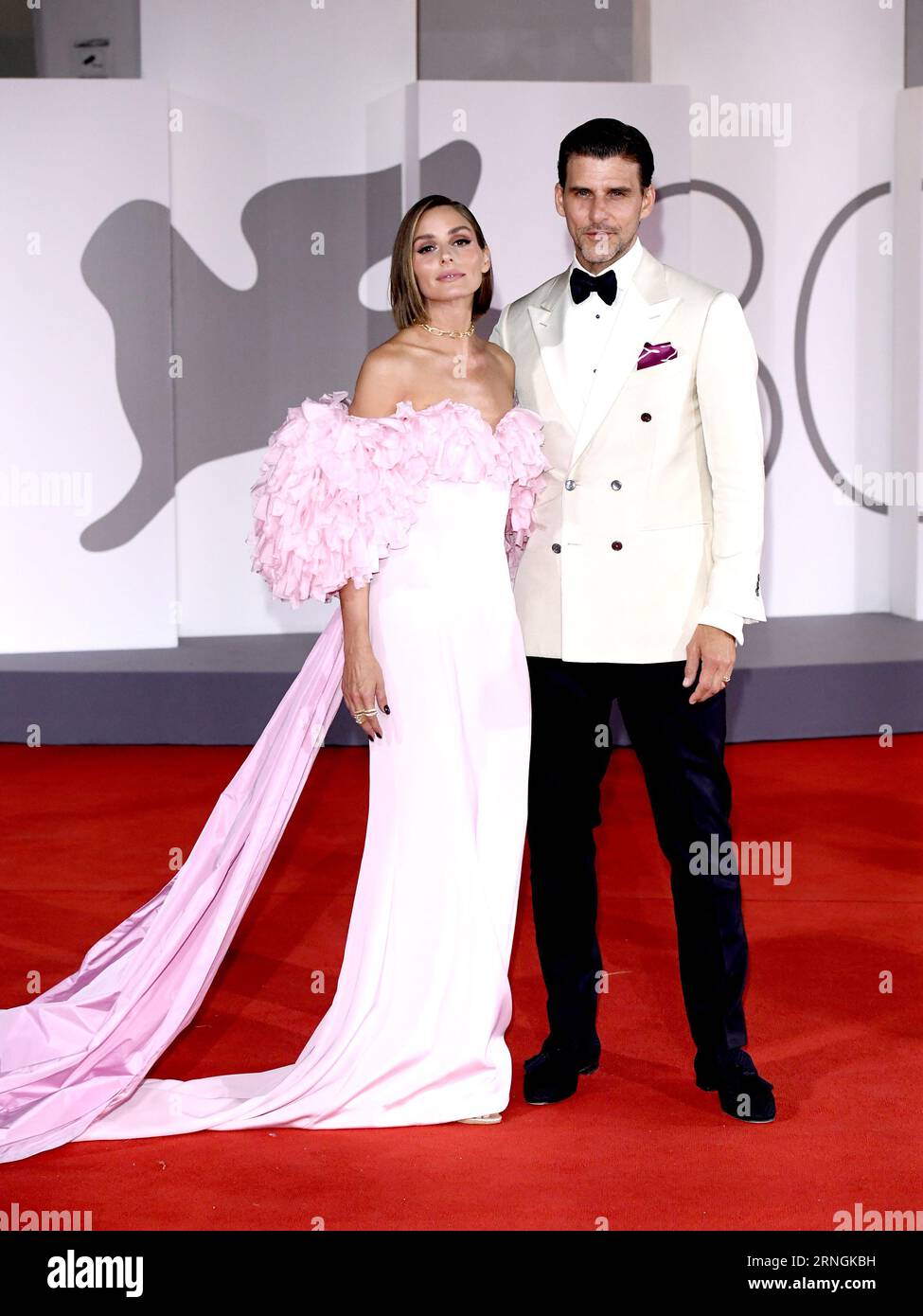 Venezia, . 2 ottobre 2023. Venezia, 80 Mostra del Cinema di Venezia 2023 . Sera 3 - Red carpet del film "finalmente l'alba". Nella foto Olivia Culpo con il suo fidanzato Christian McCaffrey Credit: Independent Photo Agency/Alamy Live News Foto Stock