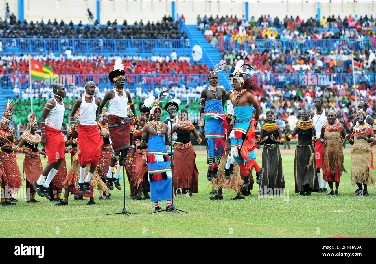 Feierlichkeiten zu Kenias 53. Unabhängigkeitstag in Nairobi (161212) -- NAIROBI, 12 dicembre 2016 -- artisti kenioti si esibiscono durante le celebrazioni per celebrare il 53 ° anniversario dell'indipendenza della nazione al Nyayo National Stadium di Nairobi, Kenya, 12 dicembre 2016. Li Baishun) (dtf) GIORNO DELL'INDIPENDENZA KENYA-NAIROBI PanxSiwei PUBLICATIONxNOTxINxCHN celebrazioni in Kenya 53 giorno dell'indipendenza a Nairobi 161212 Nairobi DEC 12 2016 artisti keniani si esibiscono durante le celebrazioni per celebrare il 53 ° anniversario dell'indipendenza della Nazione AL Nyayo National Stage a Nairobi Kenya DEC 12 2016 sinistra Baishun dt Foto Stock