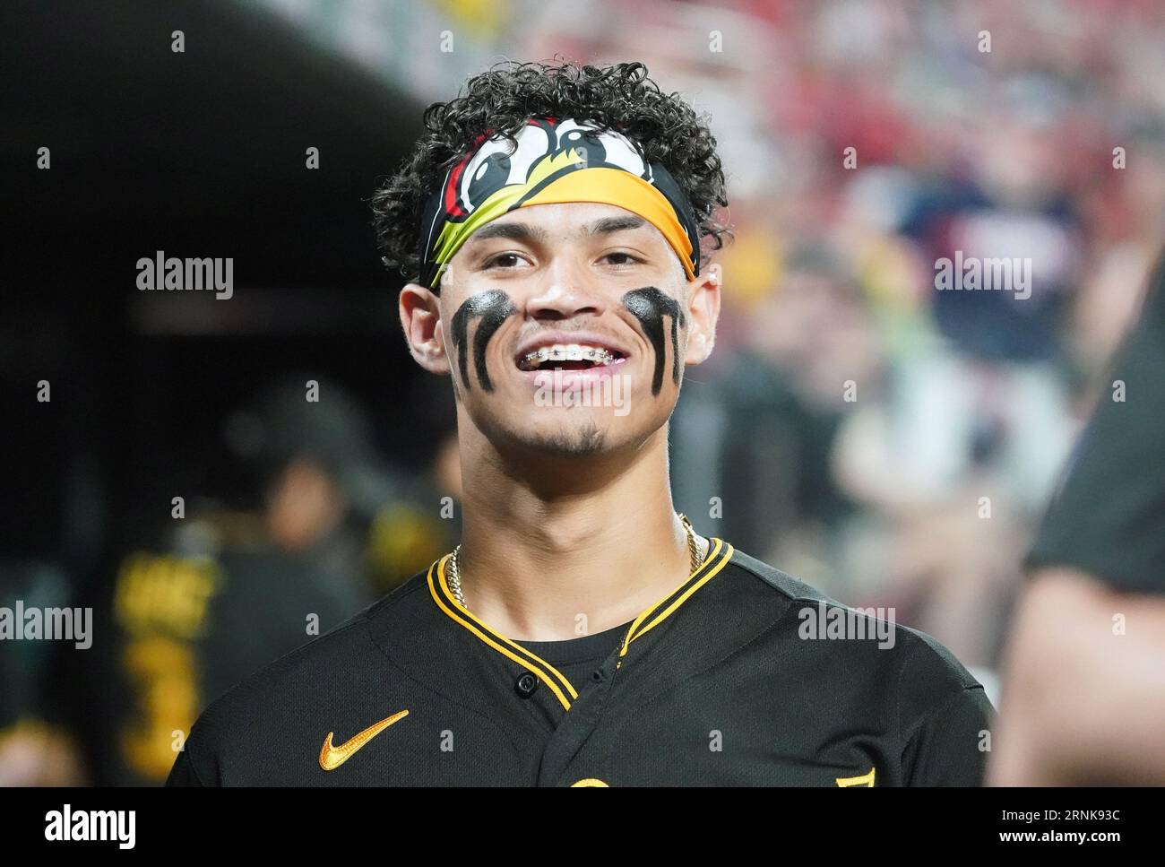 St Louis, USA. 1 settembre 2023. Pittsburgh Pirates Endy Rodriguez cammina nel dugout prima di una partita contro i St. Louis Cardinals al Busch Stadium di St. Louis venerdì 1 settembre 2023. Foto di Bill Greenblatt/UPI credito: UPI/Alamy Live News Foto Stock