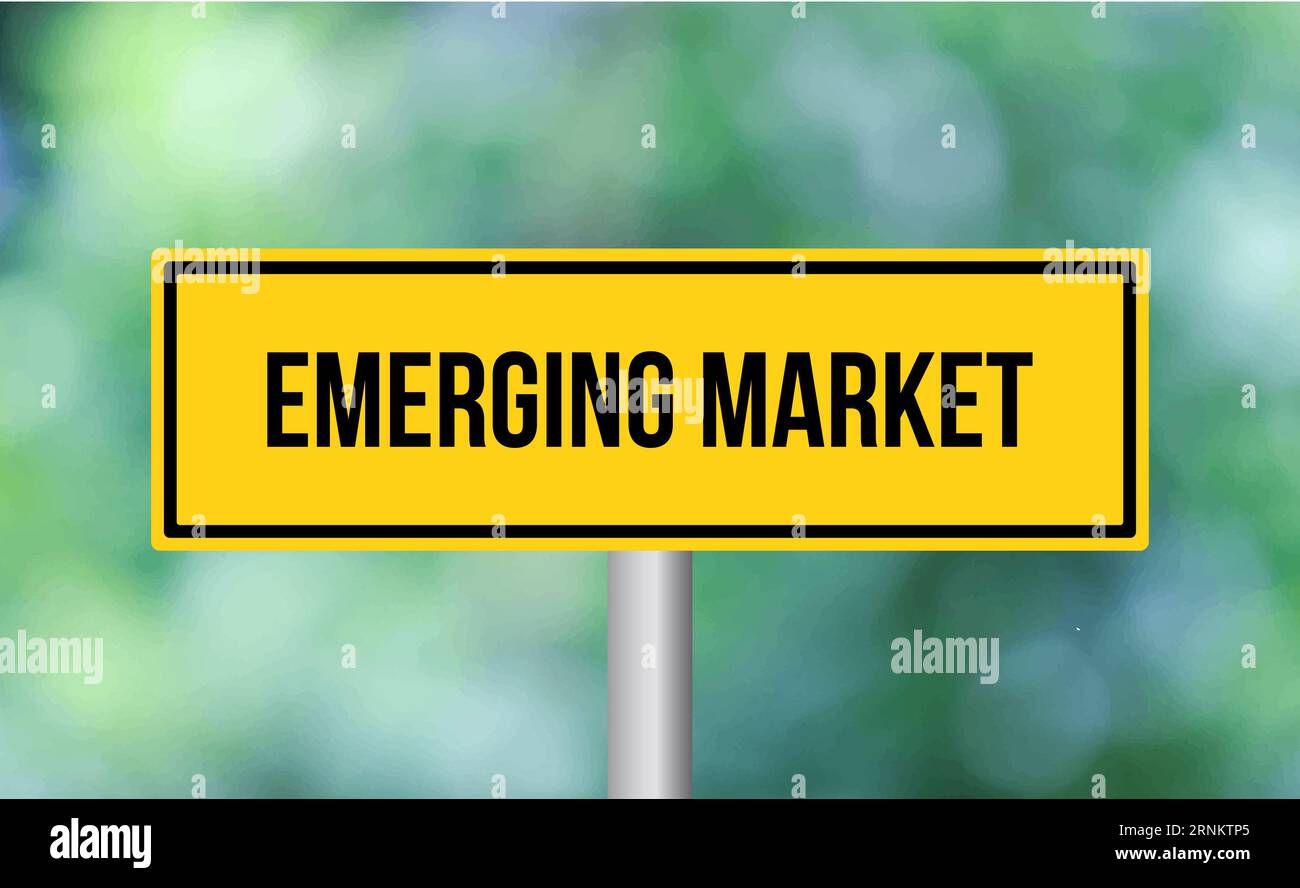 Segnale stradale del mercato emergente su sfondo sfocato Foto Stock