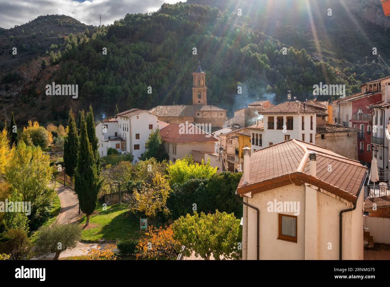 Vista panoramica del villaggio di Arnedillo in Spagna Foto Stock