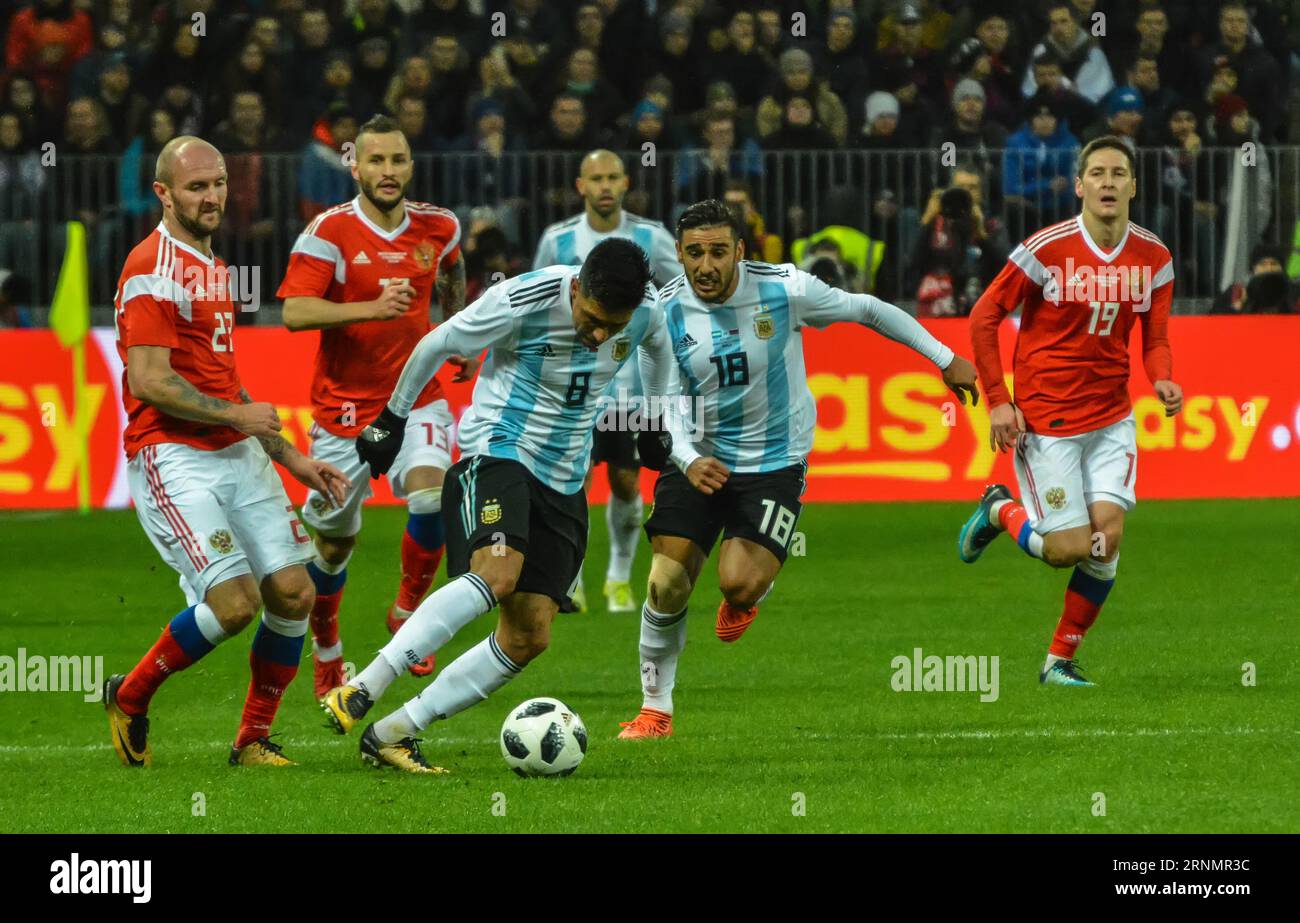 Mosca, Russia – 11 novembre 2017. I giocatori della nazionale argentina Enzo Perez e Eduardo Salvio durante l'amichevole internazionale Russia vs Arg Foto Stock