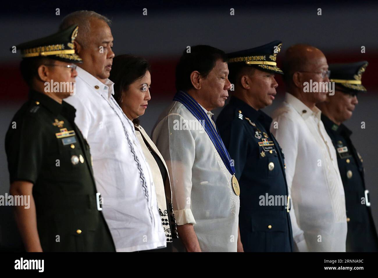 (170704) -- PROVINCIA DI PAMPANGA, 4 luglio 2017 -- il presidente delle Filippine Rodrigo Duterte (C) partecipa al 70° anniversario della Philippine Air Force (PAF) presso la Clark Air base nella provincia di Pampanga, Filippine, 4 luglio 2017. ) (dtf) PHILIPPINES-PAMPANGA-AIR FORCE-70TH ANNIVERSARY ROUELLExUMALI PUBLICATIONxNOTxINxCHN Provincia di Pampanga 4 luglio 2017 Filippine il presidente Rodrigo Duterte C partecipa al 70th Anniversary of the Philippine Air Force PAF AT Clark Air base in provincia di Pampanga Filippine 4 luglio 2017 dtf Philippines Pampanga Air Force 70th Anniversary RouellexIN Umali PUBLTIONTIONTIONTIONTXNI Foto Stock