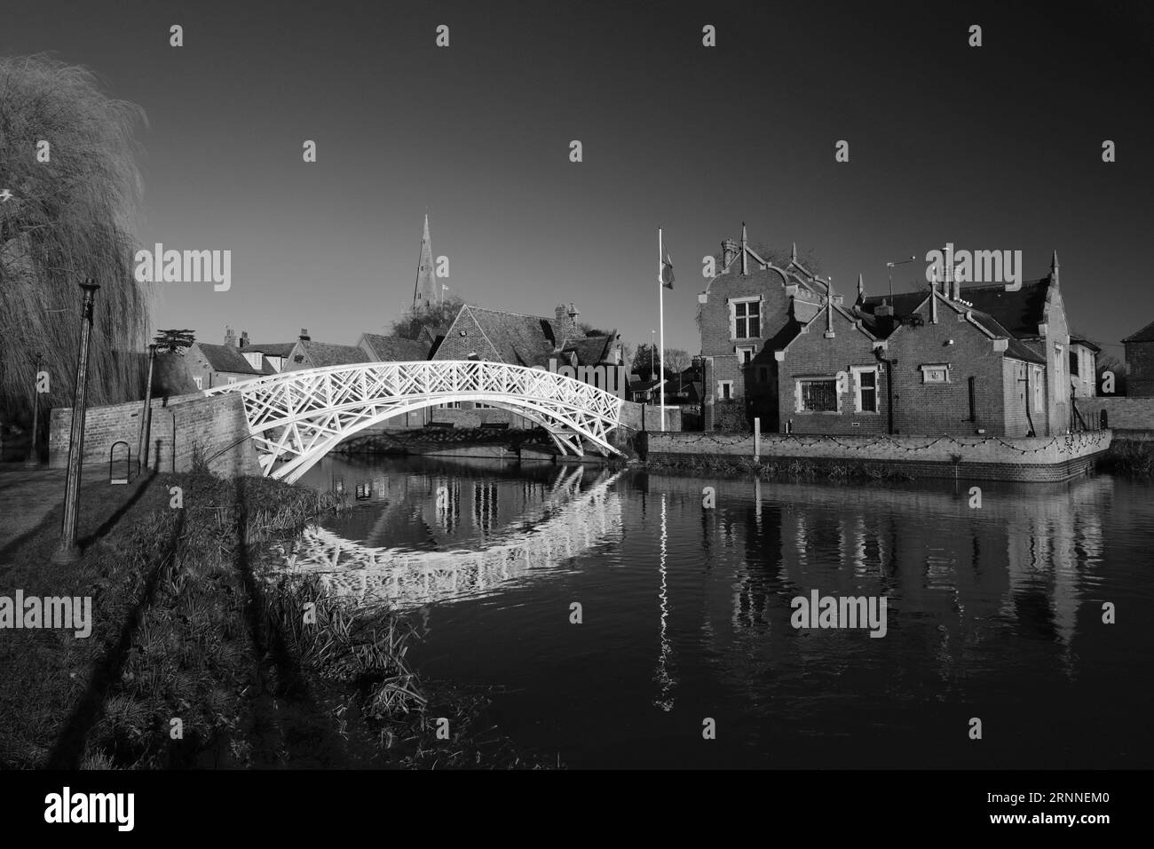 In autunno, Fiume Great Ouse, Godmanchester village, Cambridgeshire, England, Regno Unito Foto Stock
