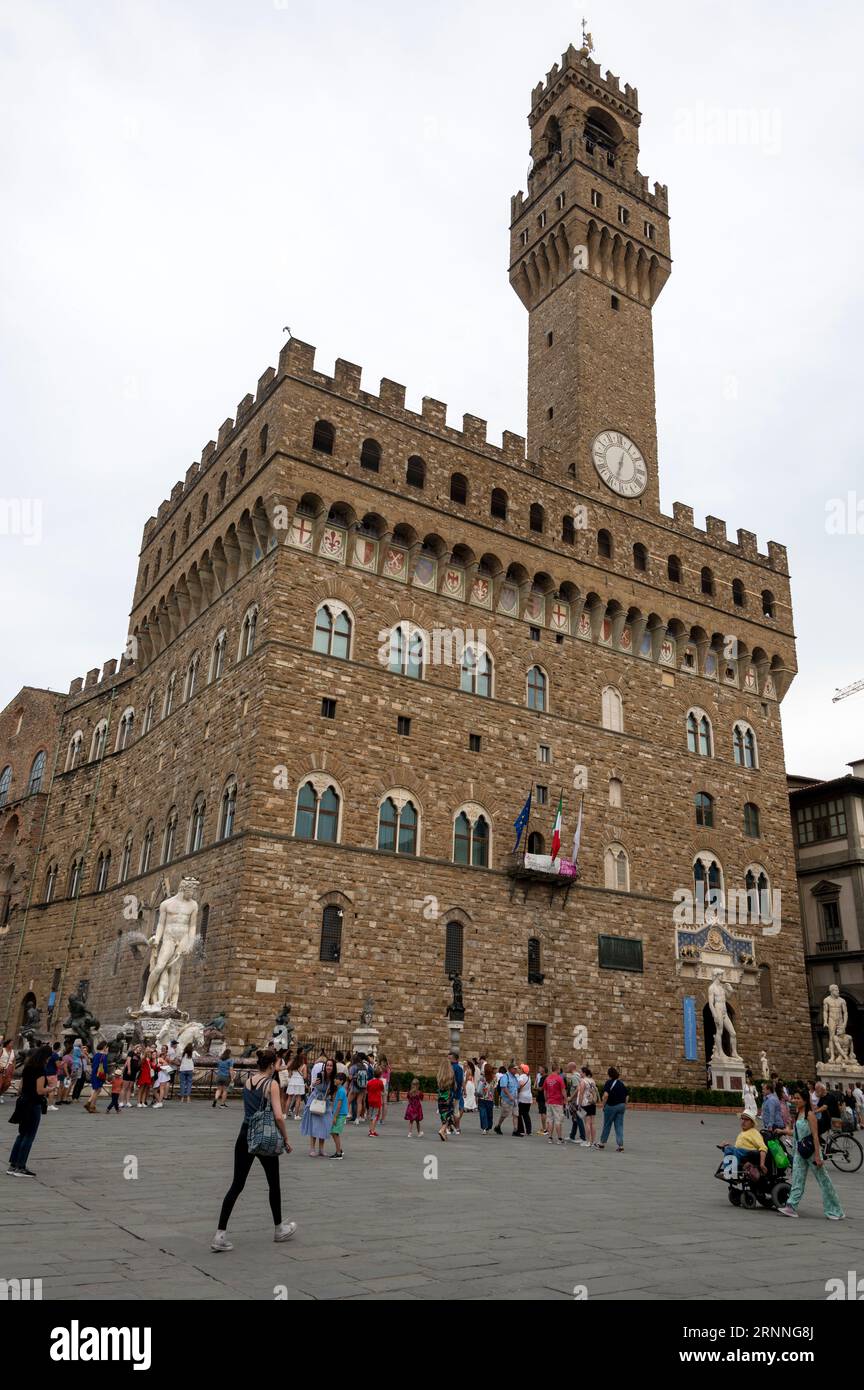 Il Municipio di Firenze del XIII secolo e il museo d'arte nel Palazzo Vecchio e la torre Arnolfo, (Torre di Arnolfo), in Piazza della Signoria Foto Stock
