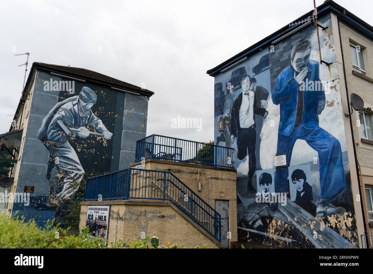 People's Gallery - Operation Motorman and the Runner murals vicino a Free Derry Corner, Irish Republican Bogside, Derry - Londonderry, Irlanda del Nord Foto Stock