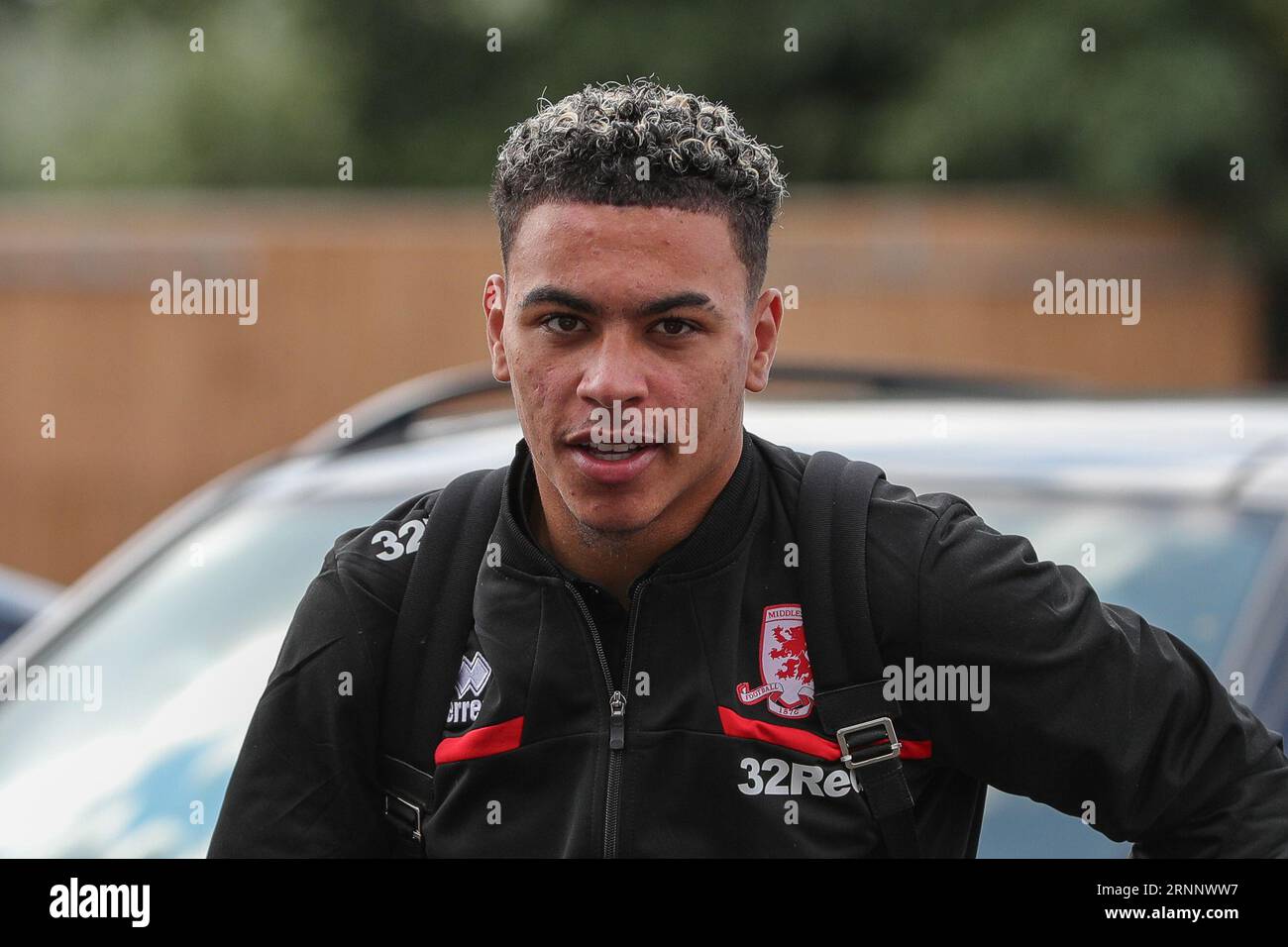 Morgan Rogers #10 di Middlesbrough arriva al Riverside Stadium davanti alla partita del campionato Sky Bet Middlesbrough vs Queens Park Rangers al Riverside Stadium, Middlesbrough, Regno Unito, 2 settembre 2023 (foto di James Heaton/News Images) Foto Stock