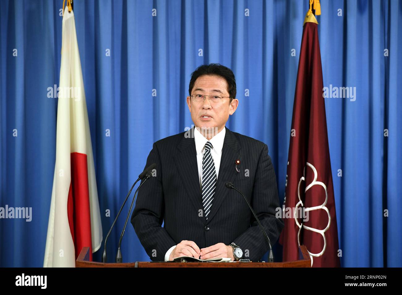 (170803) -- TOKYO, 3 agosto 2017 -- Fumio Kishida, ministro degli Esteri uscente del Giappone e nuovo capo del Consiglio di ricerca per la politica del Partito Liberale Democratico al governo, parla in una conferenza stampa a Tokyo, in Giappone, il 3 agosto 2017. Giovedì il primo ministro giapponese Shinzo Abe ha nominato alleati veterani vicini a lui per ruoli chiave all'interno del Partito Liberale Democratico al governo per aiutare a sostenere i tassi di sostegno pubblico storicamente bassi, bilanciando le influenze delle fazioni all'interno del partito). (Jmmn) JAPAN-TOKYO-POLITICS-CABINET MaxPing PUBLICATIONxNOTxINxCHN Tokyo Aug 3 2017 Fumio Kishida Japan S Outgoing F Foto Stock