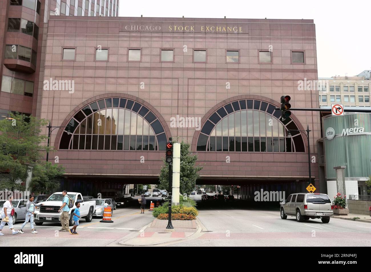 (170810) -- CHICAGO, 10 agosto 2017 -- foto scattata il 9 agosto 2017 mostra gli uffici della Borsa di Chicago a Chicago, negli Stati Uniti. Mercoledì la Securities and Exchange Commission (SEC) ha rinviato la decisione di consentire a un gruppo di investitori cinesi di acquistare la Borsa di Chicago. U.S.-CHICAGO-STOCK EXCHANGE-SEC-SALE-POSTPONING wangxping PUBLICATIONxNOTxINxCHN Chicago Aug 10 2017 foto scattata IL 9 agosto 2017 mostra gli uffici della Chicago Stick Exchange a Chicago Stati Uniti la Securities and Exchange Commission SEC degli Stati Uniti mercoledì ha rinviato una decisione SU Foto Stock