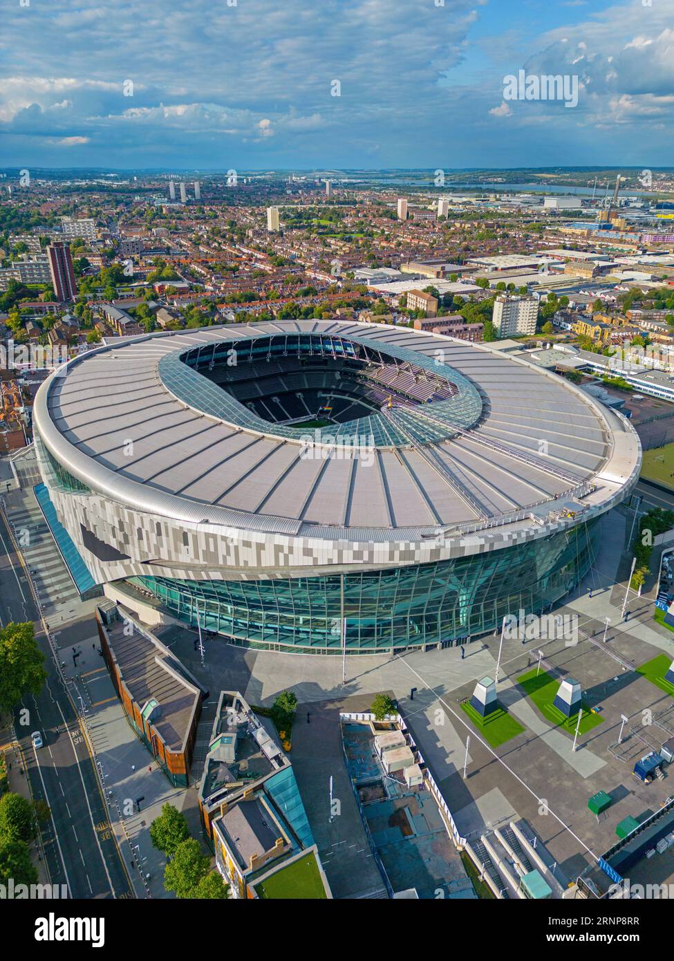Londra. Regno Unito. Immagine aerea dello stadio Tottenham Hotspur. 15 agosto 2023. Foto Stock