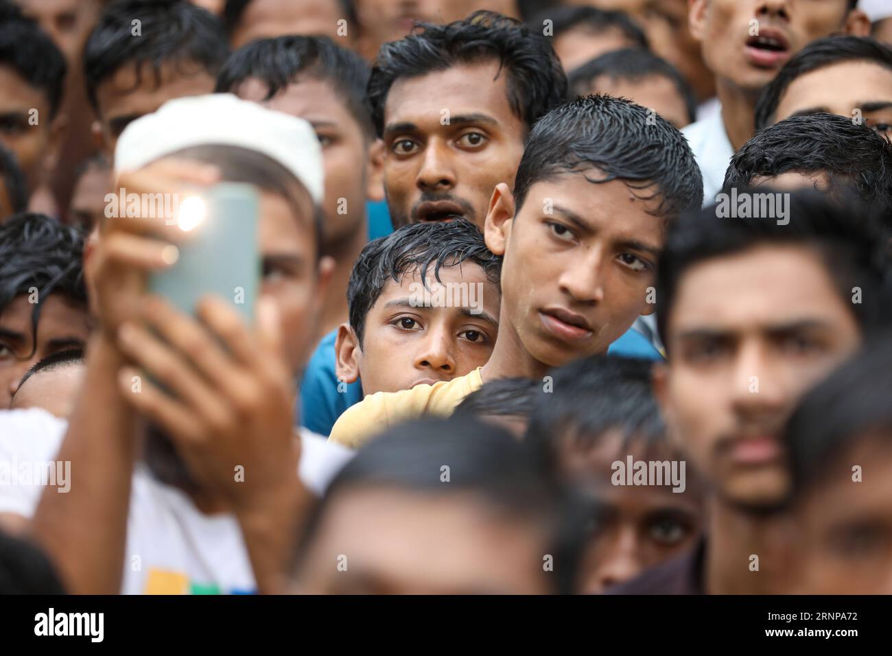 Il 25 agosto 2023, il Rohingya Day fu segnato da una manifestazione al campo di Kutupalong, Cox's Bazar, che sollecitava il rapido rimpatrio nella loro patria. Foto Stock