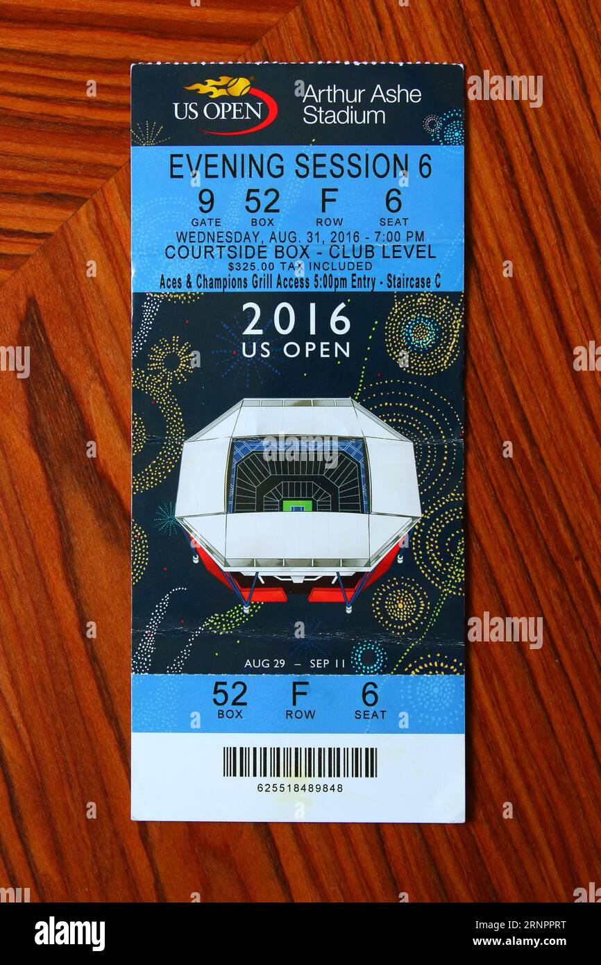 Sessione serale presso lo stadio Arthur Ashe Box a bordo campo/livello club biglietto US Open, il 31 agosto 2016 a Queens, New York, USA. (Foto di Wojciech Migda Foto Stock