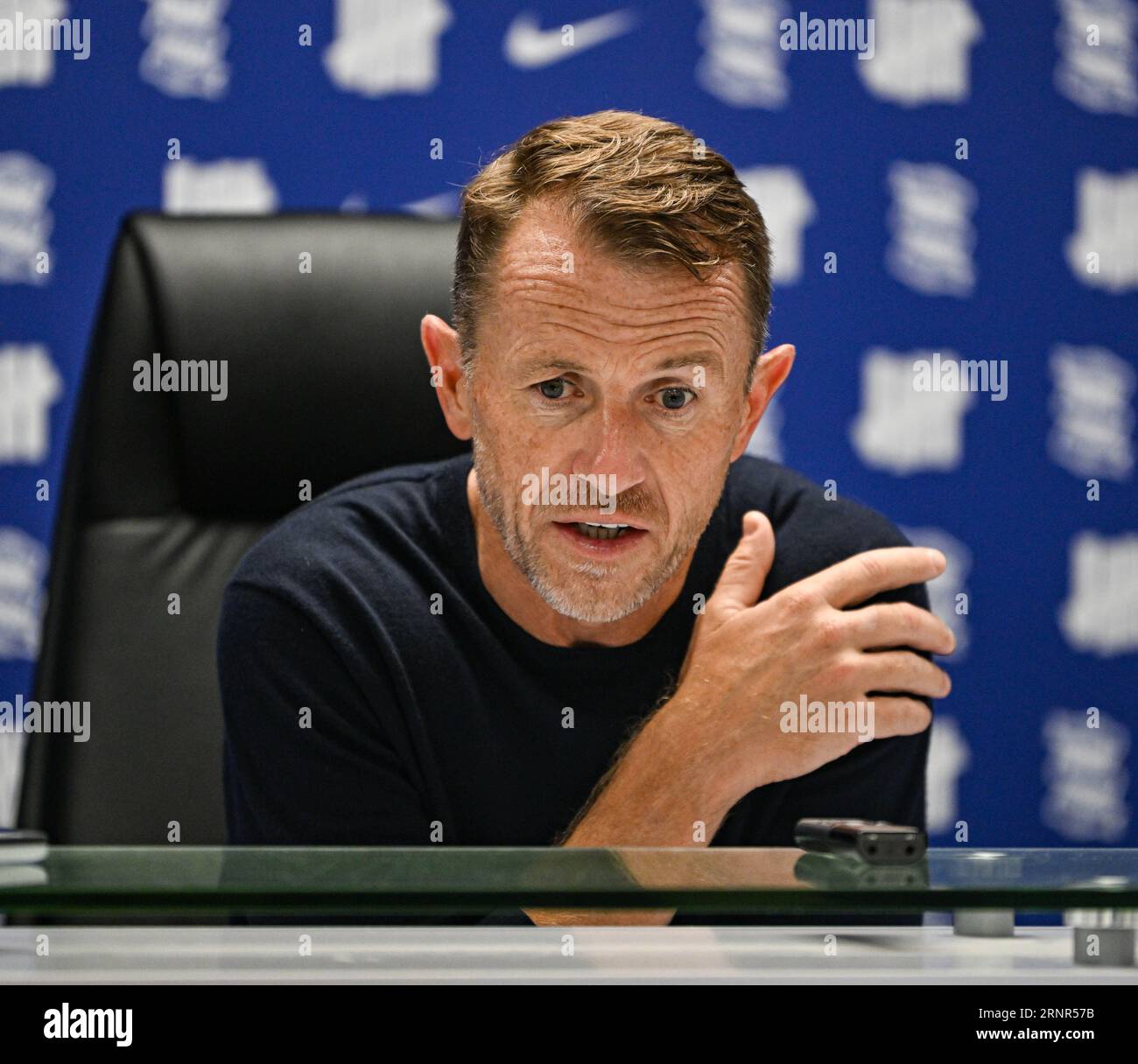 2 settembre 2023; St Andrews, Birmingham, West Midlands, Inghilterra; EFL Championship Football, Birmingham City contro Millwall; il manager di Millwall Gary Rowett risponde a una domanda alla conferenza stampa dopo la partita Foto Stock