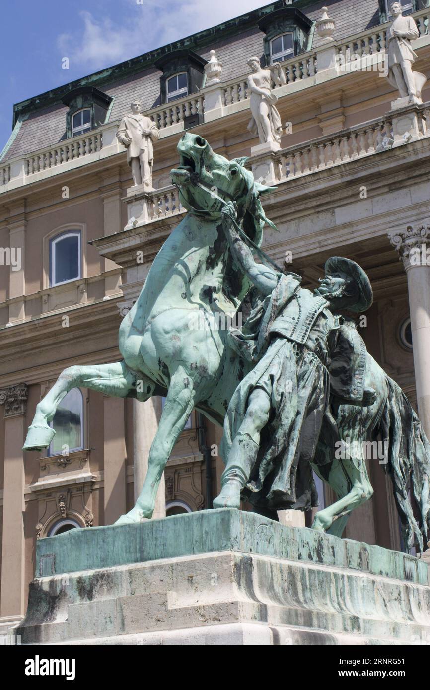 Horse Wrangler - la statua dell'ostrobagia - Csikos nella corte del castello di Buda a Budapest, Ungheria, opera di György Vastagh Foto Stock