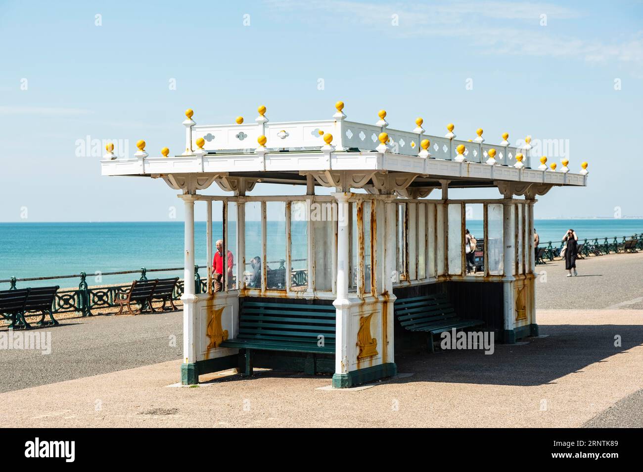 Padiglione sulla spiaggia sul lungomare di Brighton, Inghilterra, Regno Unito Foto Stock