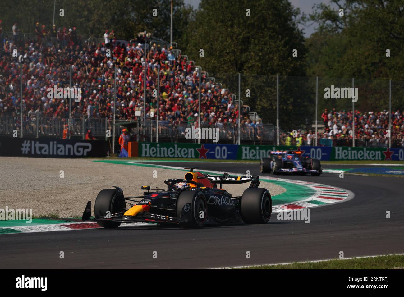 Monza, Italia. 2 settembre 2023. Max Verstappen olandese alla guida della (1) Oracle Red Bull Racing RB19 Honda RBPT, durante la Formula 1 Pirelli GP d'Italia. Crediti: Alessio Morgese/Alessio Morgese/Emage/Alamy live news Foto Stock