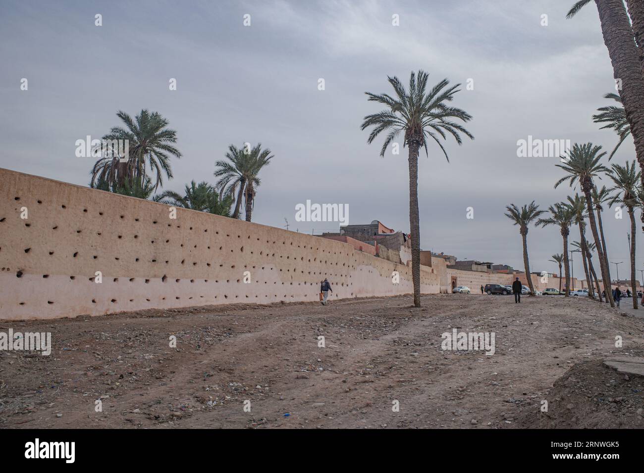 Marrakech, Marocco - 10 febbraio 2023: Mura cittadine di Marrakech, Marrakech-Tensift-El Haouz, Marocco, Mahgreb Foto Stock