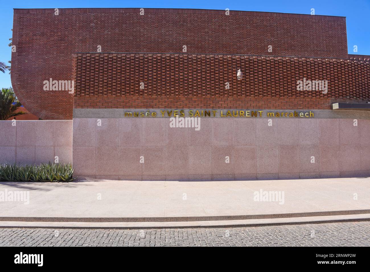 Marrakech, Marocco - 24 febbraio 2023: Esterno del Museo Yves Saint Laurent di Marrakech Foto Stock