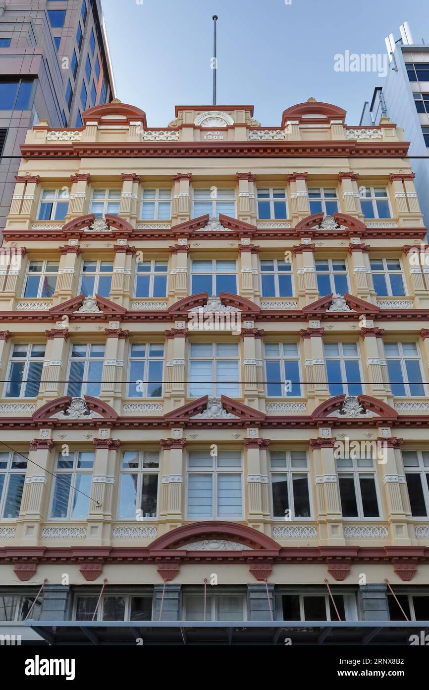 914 il 1908 d.C. eresse la facciata dell'edificio Rocke Tompsitt con dettagli rinascimentali, Flinders Street. Melbourne-Australia. Foto Stock
