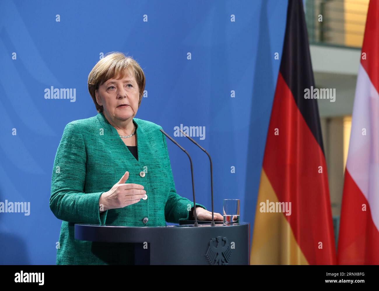 (180117) -- BERLINO, 17 gennaio 2018 -- il cancelliere tedesco Angela Merkel parla durante una conferenza stampa congiunta con il cancelliere austriaco Sebastian Kurz a Berlino, capitale della Germania, il 17 gennaio 2018. ) (swt) GERMANIA-BERLINO-AUSTRIA-VISITA ShanxYuqi PUBLICATIONxNOTxINxCHN Foto Stock