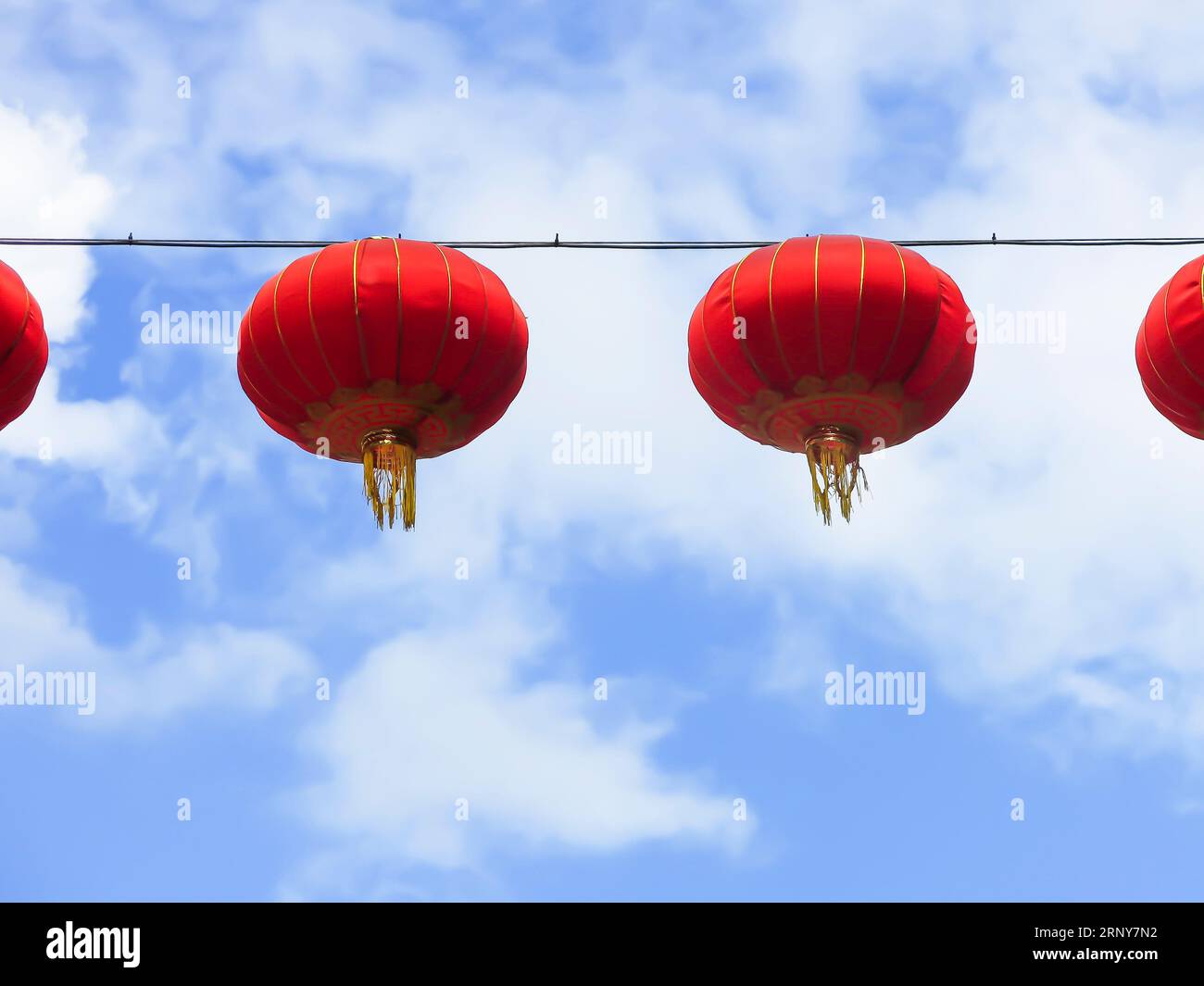 Lanterne rosse cinesi sopra Grant Street, Chinatown, San Francisco Foto Stock