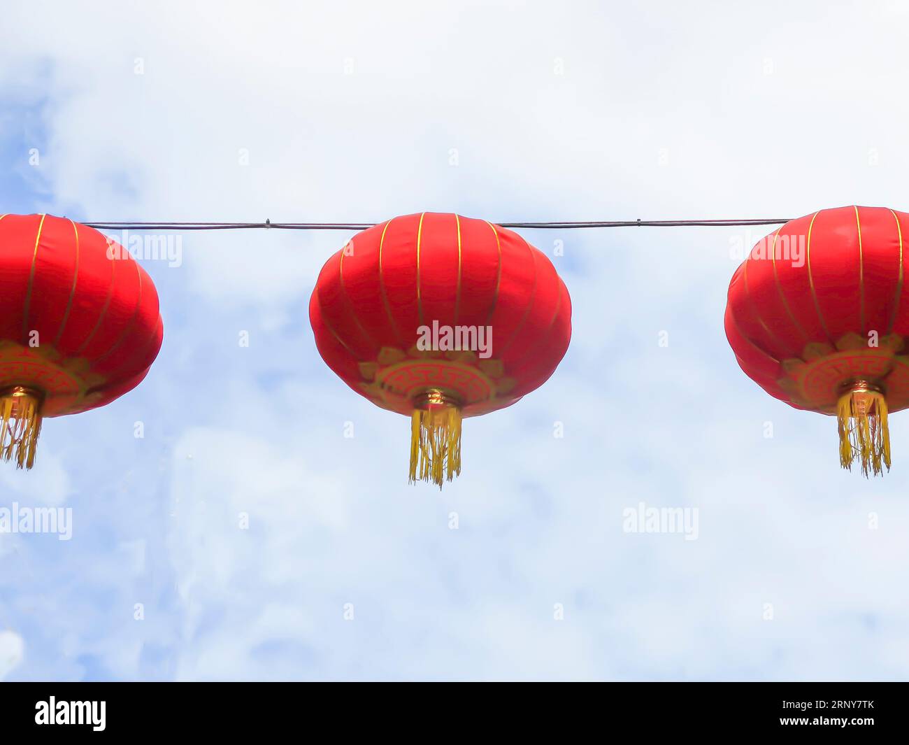 Lanterne rosse cinesi sopra Grant Street, Chinatown, San Francisco Foto Stock