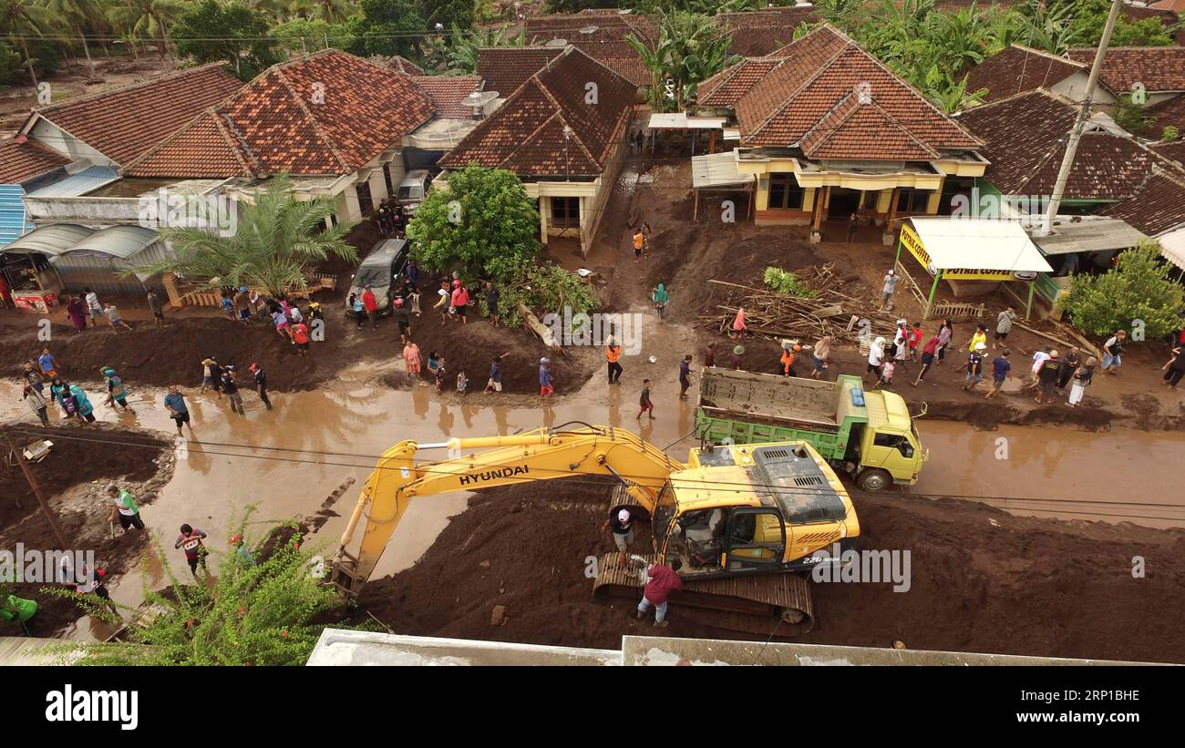 (180623) -- BANYUWANGI, 23 giugno 2018 -- una foto aerea è vista dopo la forte pioggia che ha colpito il villaggio di Alas Malang a Banyuwangi, Giava Orientale, Indonesia, 23 giugno 2018. ) (gj) INDONESIA-BANYUWANGI-INONDAZIONE-DOPO Kurniawan PUBLICATIONxNOTxINxCHN Foto Stock