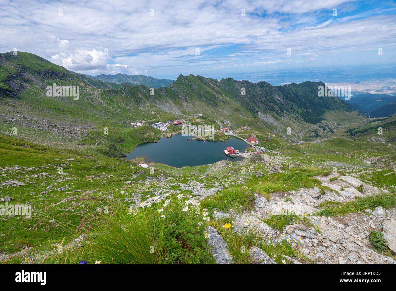 Lago Bâlea sul passo di Transfagaras nelle Alpi Transilvane della Romania Foto Stock