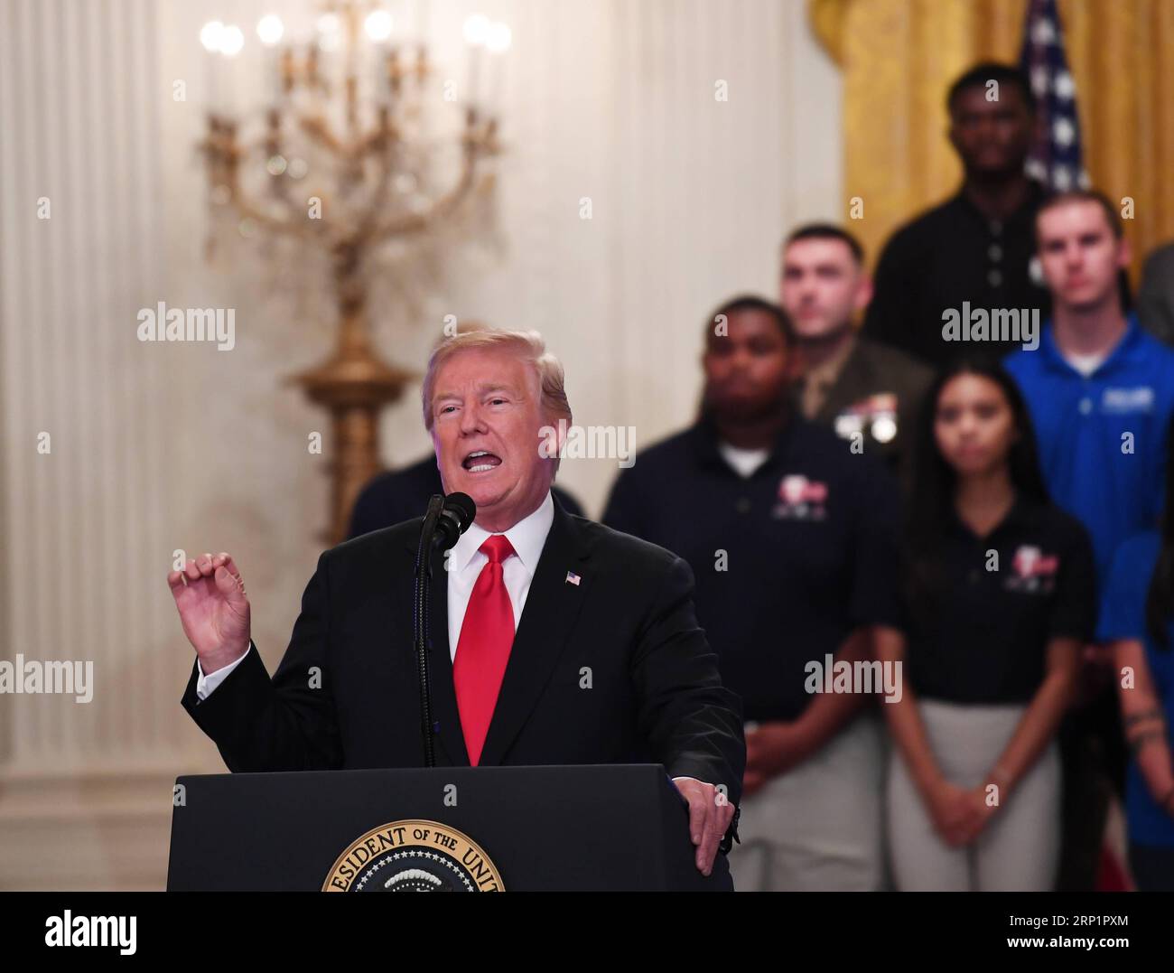 (180720) -- WASHINGTON D.C., 20 luglio 2018 -- il presidente degli Stati Uniti Donald Trump parla durante l'evento Pledge to America 's Workers alla Casa Bianca di Washington, D.C., negli Stati Uniti, il 19 luglio 2018. Il presidente degli Stati Uniti Donald Trump ha ospitato l'evento Pledge to America 's Workers e ha firmato un ordine esecutivo che istituisce un Consiglio nazionale per il lavoratore americano. ) (Qxy) U.S.-WASHINGTON D.C.-TRUMP LiuxJie PUBLICATIONxNOTxINxCHN Foto Stock