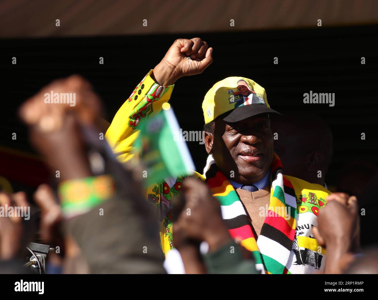 (180721) -- MARONDERA (ZIMBABWE), 21 luglio 2018 -- il presidente dello Zimbabwe Emmerson Mnangagwa partecipa a una manifestazione a Marondera, Mashonaland East Province, Zimbabwe, il 21 luglio 2018. Emmerson Mnangagwa sabato ha ricordato ai sostenitori dello ZANU-PF del partito al governo di evitare la violenza politica, poiché il partito è ansioso di ottenere una vittoria pulita e senza violenza nelle elezioni del luglio 30. ) ZIMBABWE-MARONDERA-ZANU-PF-RALLY ShaunxJusa PUBLICATIONxNOTxINxCHN Foto Stock