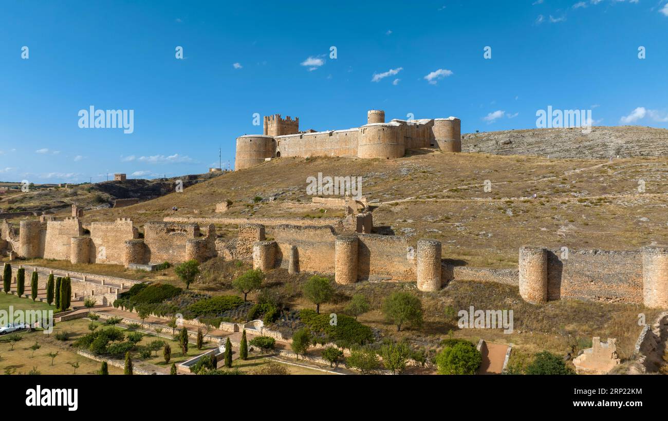 Vista sul bellissimo castello di Berlanga de Duero nella provincia di Soria, Spagna. Foto Stock