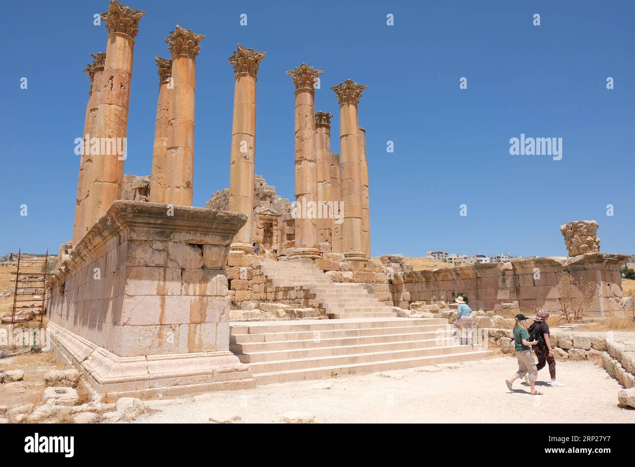 Jerash Jordan visiterà le antiche rovine romane del Tempio di Artemide nell'agosto 2023 Foto Stock
