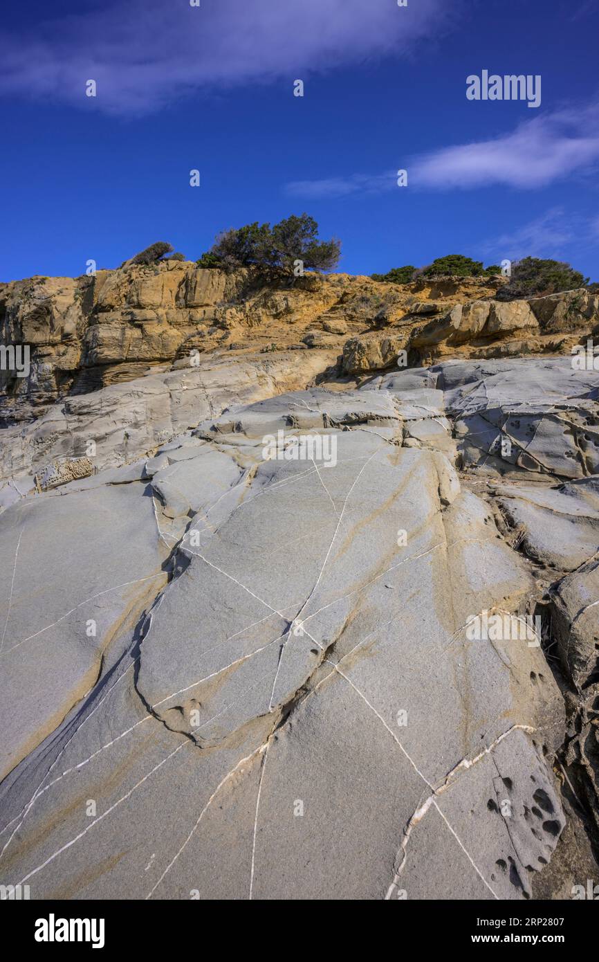 Strutture in pietra nella Buca delle fate, Populonia, Piombino, Provincia di Livorno, Italia Foto Stock