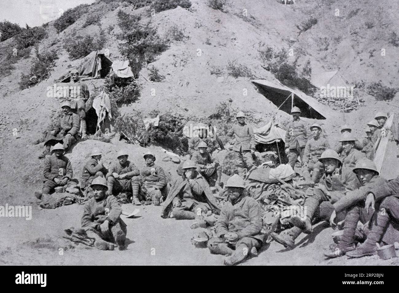 Soldati greci riposati dopo il loro soggiorno nelle trincee, 1917, Grecia Foto Stock