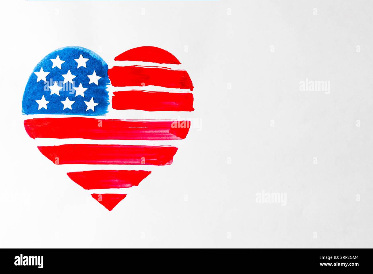 Dipinto rosso blu cuore forma stati uniti american bandiera sfondo bianco Foto Stock