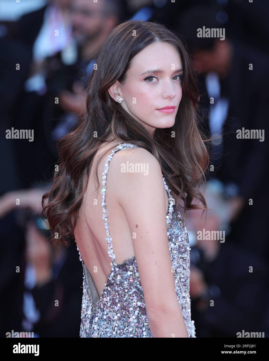 (180904) -- VENEZIA, 4 settembre 2018 -- l'attrice Stacy Martin partecipa alla prima del film Vox Lux alla 75 Mostra Internazionale d'Arte cinematografica di Venezia, Italia, il 4 settembre 2018. ) ITALY-VENICE-FILM FESTIVAL- VOX LUX -PREMIERE CHENGXTINGTING PUBLICATIONXNOTXINXCHN Foto Stock