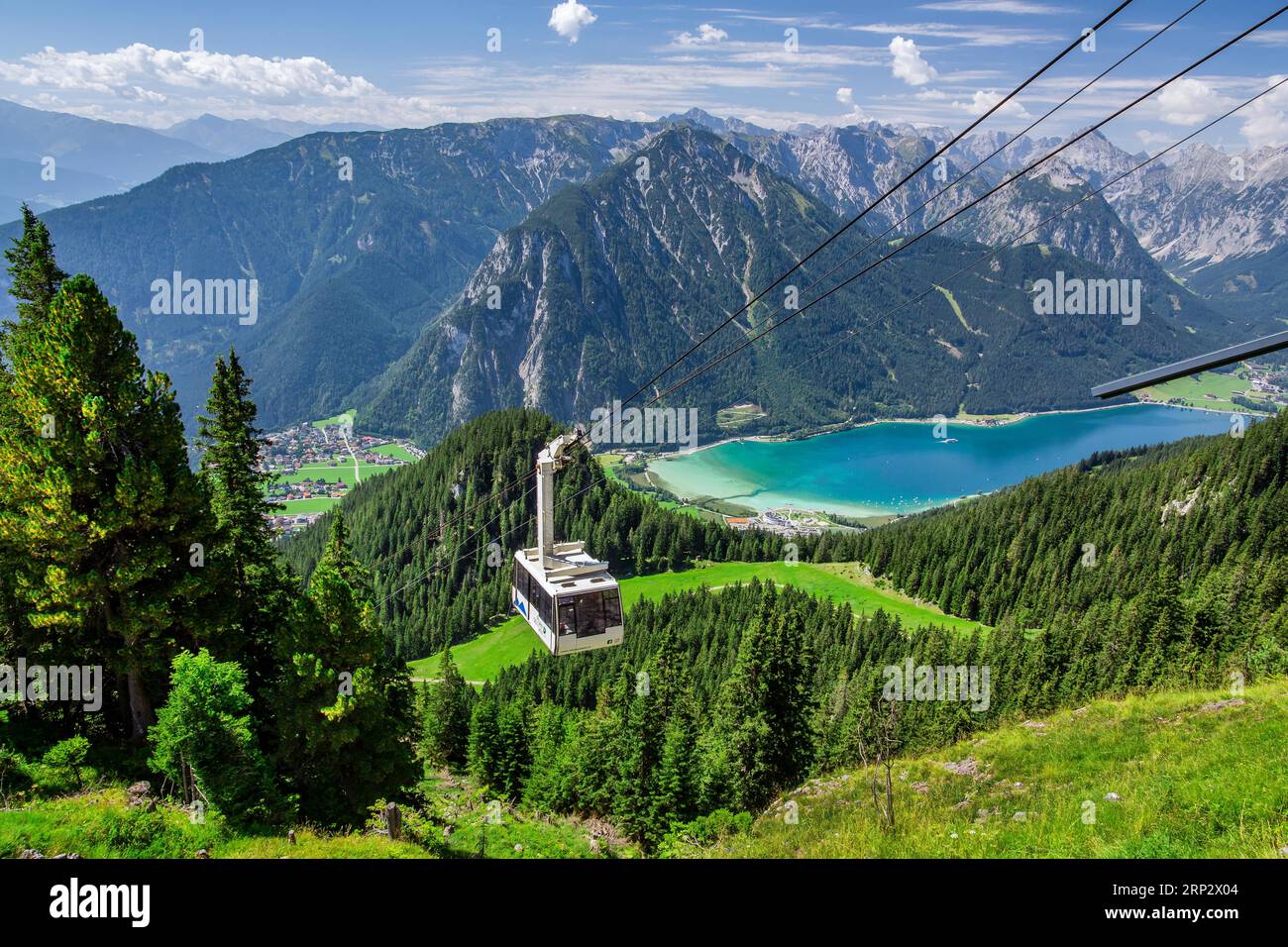 Rofanseilbahn con i monti Achensee e Karwendel, Maurach, Achensee, Tirolo, Austria Foto Stock