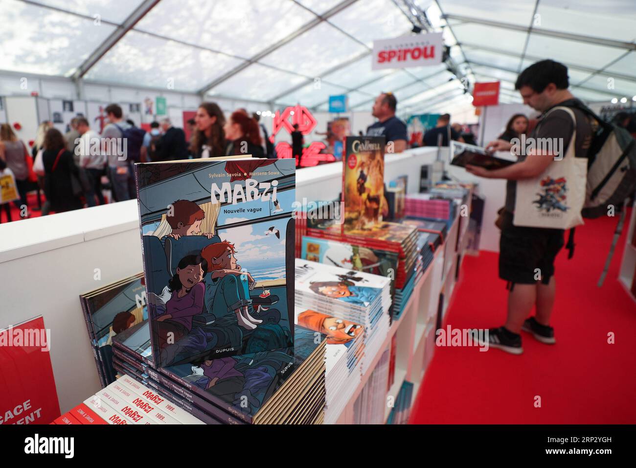 (180914) -- BRUXELLES, 14 settembre 2018 -- i visitatori assistono all'annuale Comic Strip Festival nel centro di Bruxelles, in Belgio, il 14 settembre 2018. Iniziato nel 2010, il festival dei fumetti attrae visitatori e artisti da tutto il mondo ogni anno. Quest'anno il festival durerà tre giorni, con fiere dei fumetti, parata del giorno della mongolfiera, conferenze, proiezioni e iscrizioni per i fan dei fumetti. ) BELGIO-BRUXELLES-COMIC STRIP FESTIVAL ZhengxHuansong PUBLICATIONxNOTxINxCHN Foto Stock