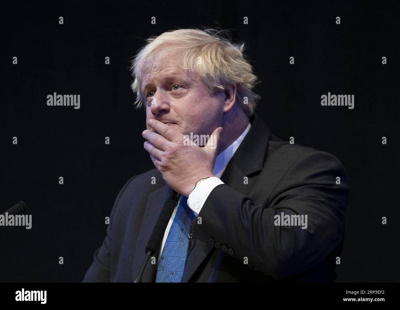 (181002) -- BIRMINGHAM, 2 ottobre 2018 -- l'ex segretario degli Esteri britannico Boris Johnson reagisce parlando ad una riunione marginale della casa conservatrice il terzo giorno della conferenza annuale del Partito Conservatore 2018 a Birmingham, in Gran Bretagna, il 2 ottobre 2018. Martedì l'ex ministro degli Esteri britannico Boris Johnson ha invitato il primo ministro Theresa May ad abbandonare il suo piano Brexit per un futuro accordo commerciale con l'Unione europea (UE). (Djj) GRAN BRETAGNA-BIRMINGHAM-CONFERENZA DEL PARTITO CONSERVATORE HanxYan PUBLICATIONxNOTxINxCHN Foto Stock