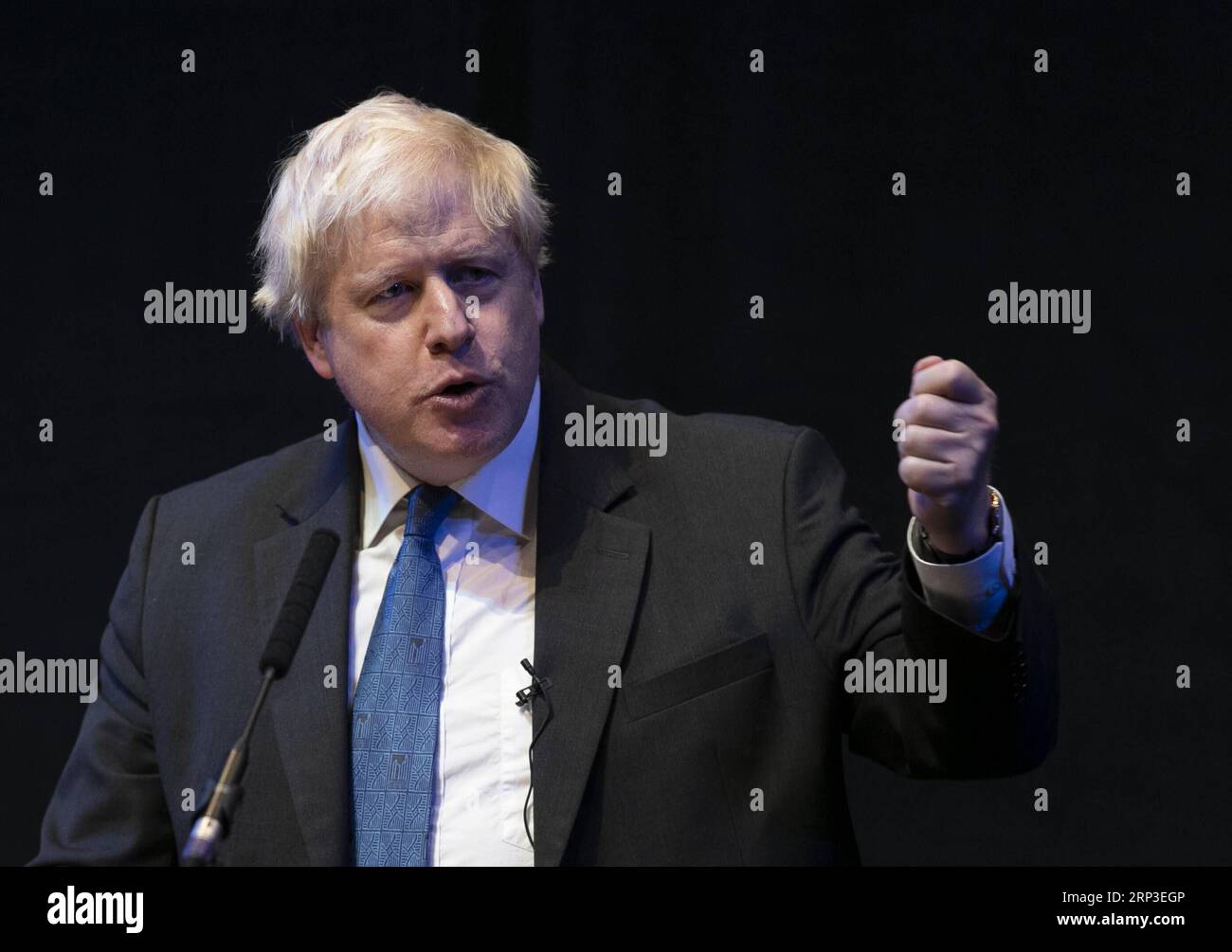 (181002) -- BIRMINGHAM, 2 ottobre 2018 -- l'ex ministro degli Esteri britannico Boris Johnson parla ad una riunione marginale della casa dei conservatori il terzo giorno della conferenza annuale del Partito Conservatore 2018 a Birmingham, in Gran Bretagna, il 2 ottobre 2018. Martedì l'ex ministro degli Esteri britannico Boris Johnson ha invitato il primo ministro Theresa May ad abbandonare il suo piano Brexit per un futuro accordo commerciale con l'Unione europea (UE). (Djj) GRAN BRETAGNA-BIRMINGHAM-CONFERENZA DEL PARTITO CONSERVATORE HanxYan PUBLICATIONxNOTxINxCHN Foto Stock