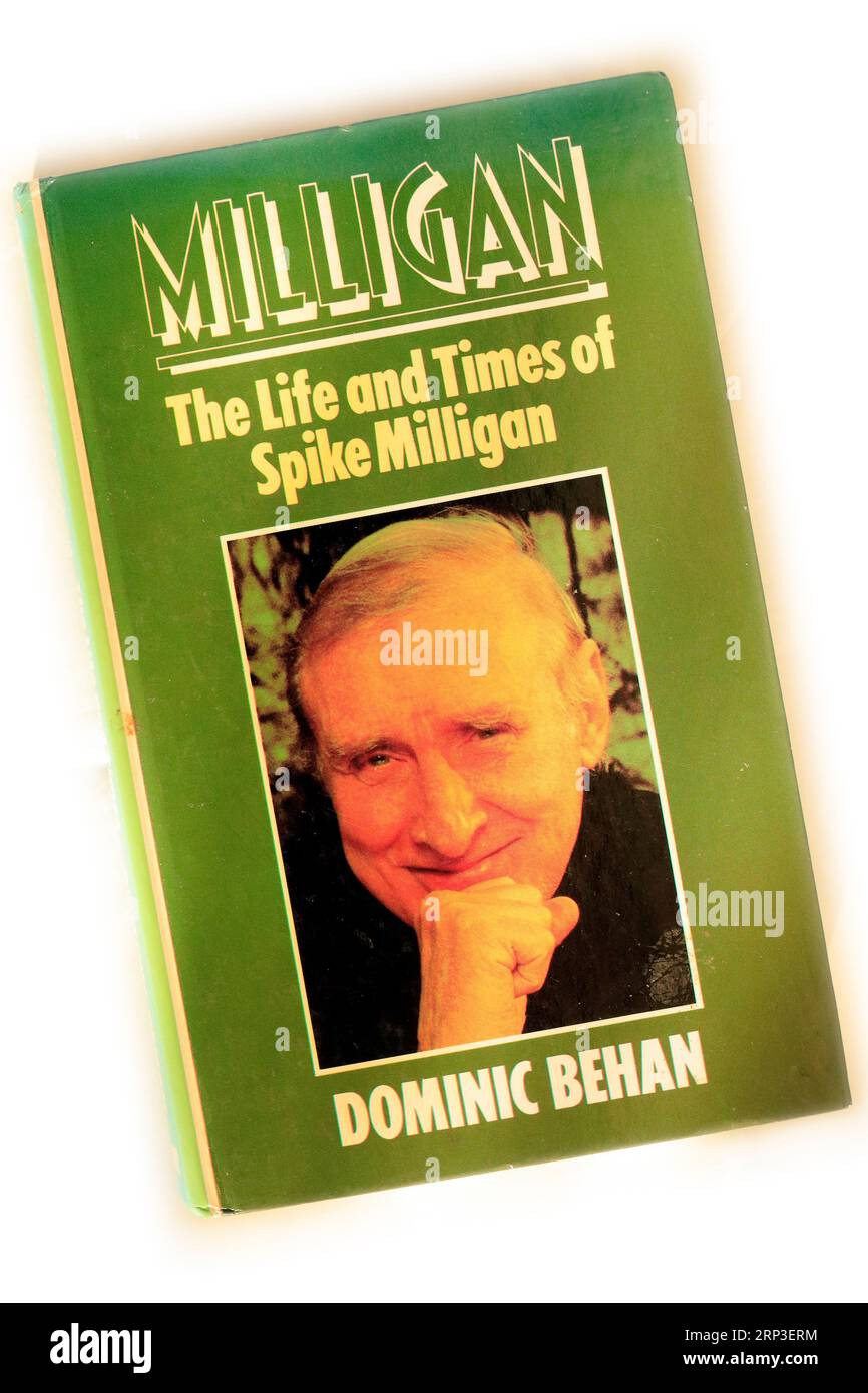 Milligan - la vita e i tempi di Spike Milligan, di Dominic Behan. Allestimento dello studio di copertina del libro Foto Stock