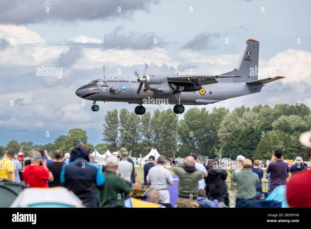 Aeronautica rumena - Antonov An-26, arrivo alla RAF Fairford per il Royal International Air Tattoo 2023. Foto Stock